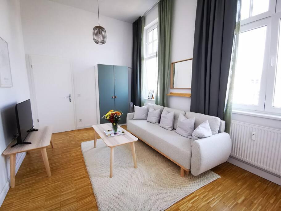 Sc 07 By Rockchair L Superhost Status L 2,5 Bedrooms Boxspringbeds Balcony Elevator Welcomes You! Berlino
